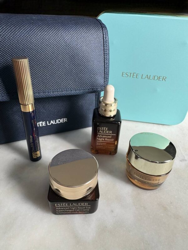 Estee Lauder Essential Set