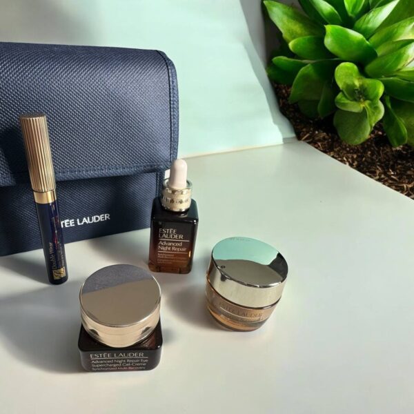 Estee Lauder Essential Set - Image 2