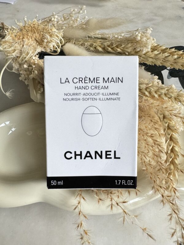 Chanel Creme Main