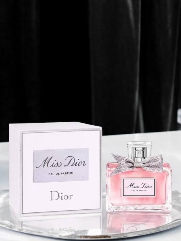 Miss Dior Eau de Parfum - Image 2